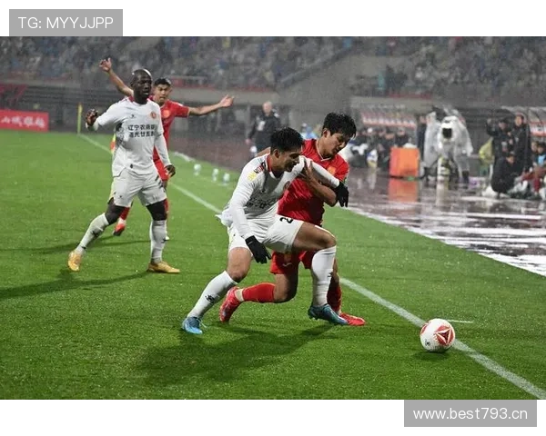 中甲联赛精彩纷呈 各队争夺激烈 上演顶级赛事角逐 - 副本 - 副本 (2)